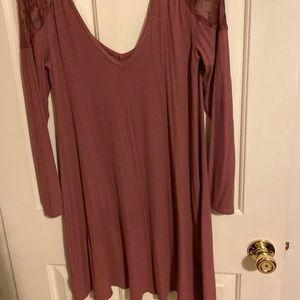 American Eagle mauve lace shoulder dress